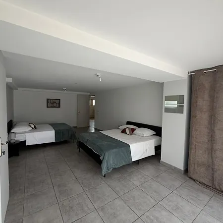 Appartement Rez De Jardin, Au Centre De